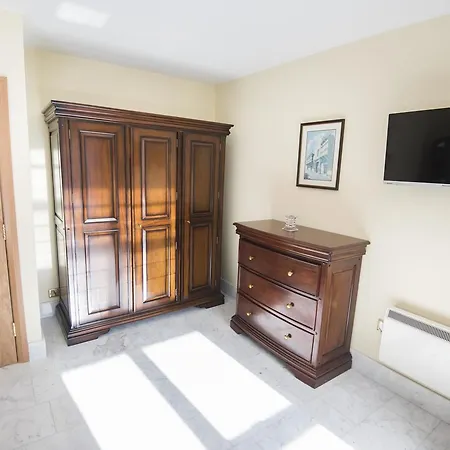 Apartment The Sir John Rodgersons